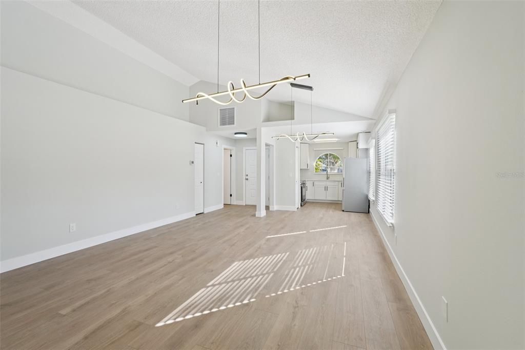 В аренду: $2,199 (3 спален, 2 ванн, 1250 Квадратных фут)