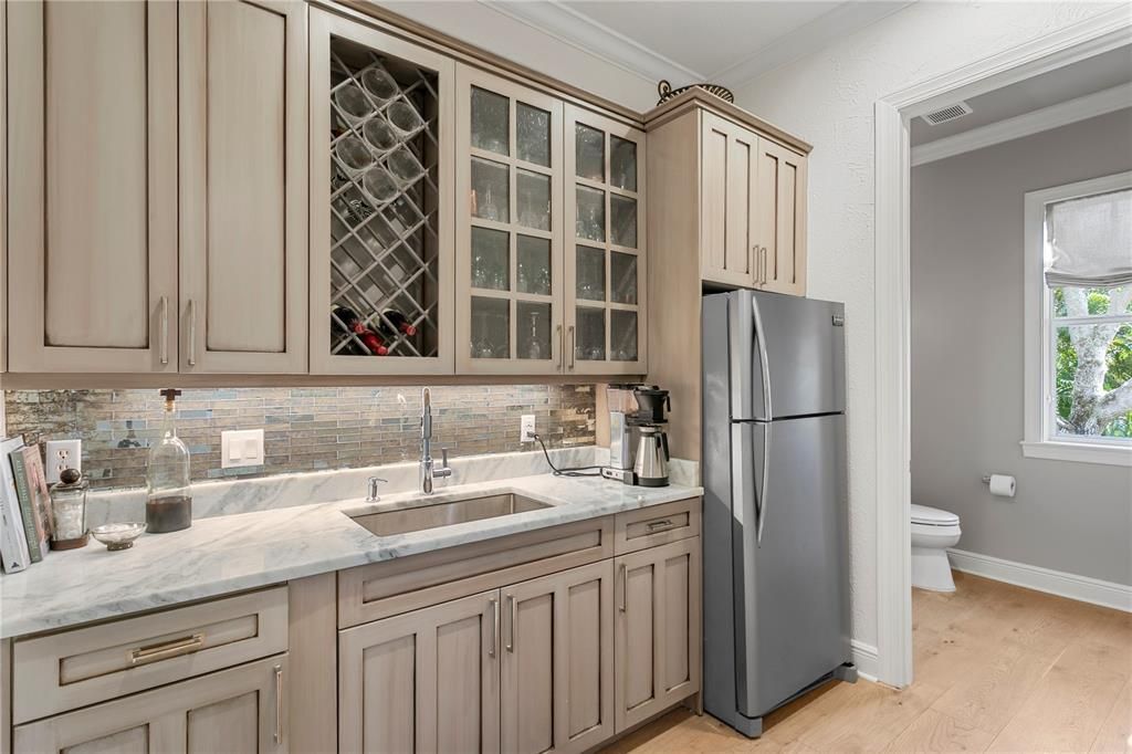 Activo con contrato: $2,350,000 (4 camas, 3 baños, 3461 Pies cuadrados)