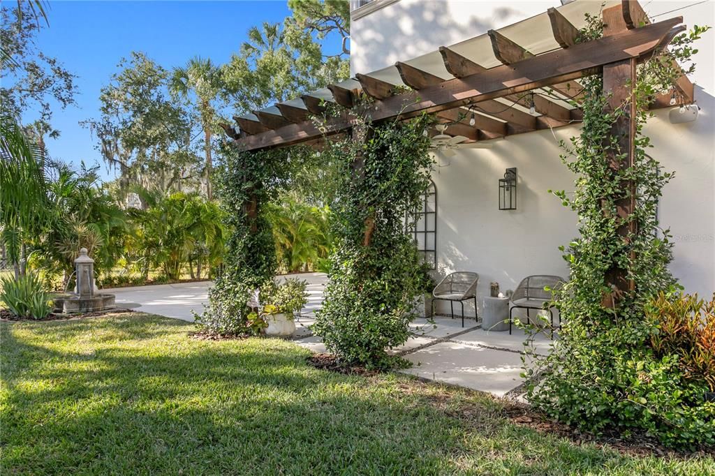 Activo con contrato: $2,350,000 (4 camas, 3 baños, 3461 Pies cuadrados)