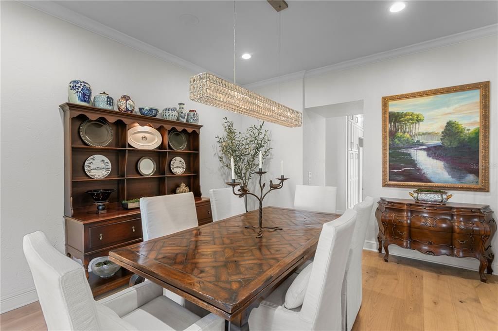 Activo con contrato: $2,350,000 (4 camas, 3 baños, 3461 Pies cuadrados)