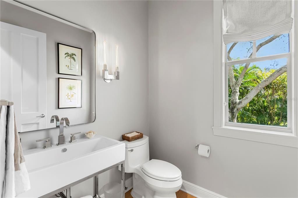 Activo con contrato: $2,350,000 (4 camas, 3 baños, 3461 Pies cuadrados)