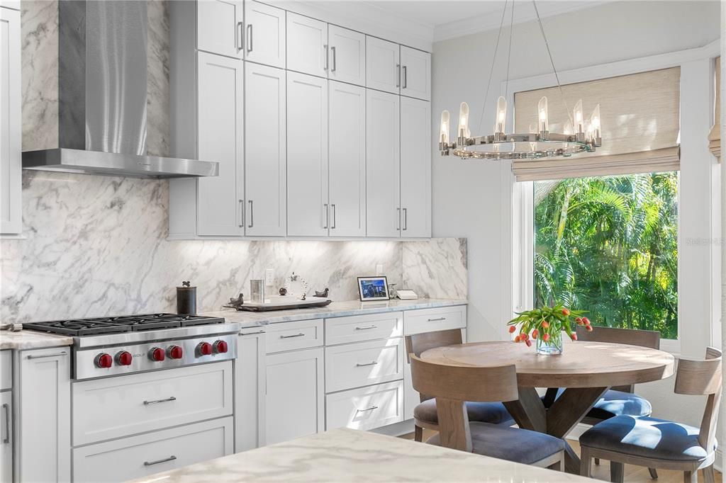 Activo con contrato: $2,350,000 (4 camas, 3 baños, 3461 Pies cuadrados)