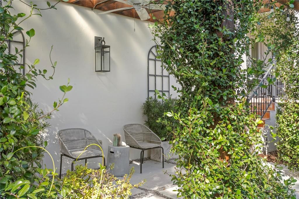 Activo con contrato: $2,350,000 (4 camas, 3 baños, 3461 Pies cuadrados)