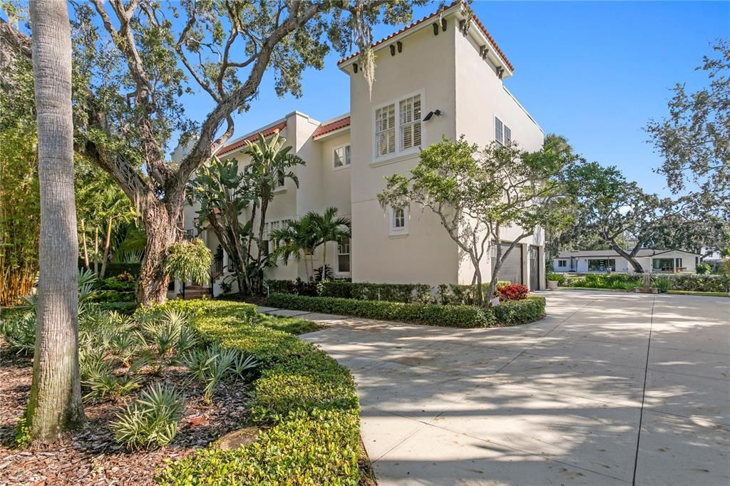 Activo con contrato: $2,350,000 (4 camas, 3 baños, 3461 Pies cuadrados)