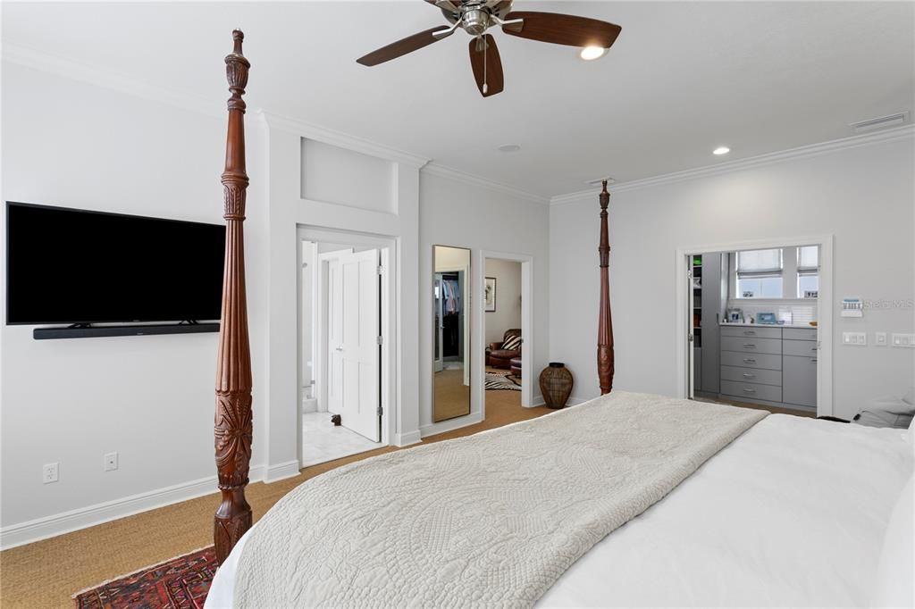 Activo con contrato: $2,350,000 (4 camas, 3 baños, 3461 Pies cuadrados)