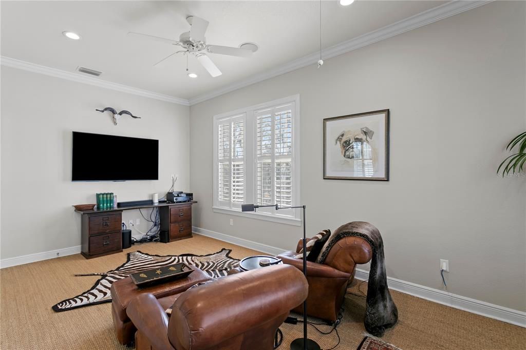 Activo con contrato: $2,350,000 (4 camas, 3 baños, 3461 Pies cuadrados)