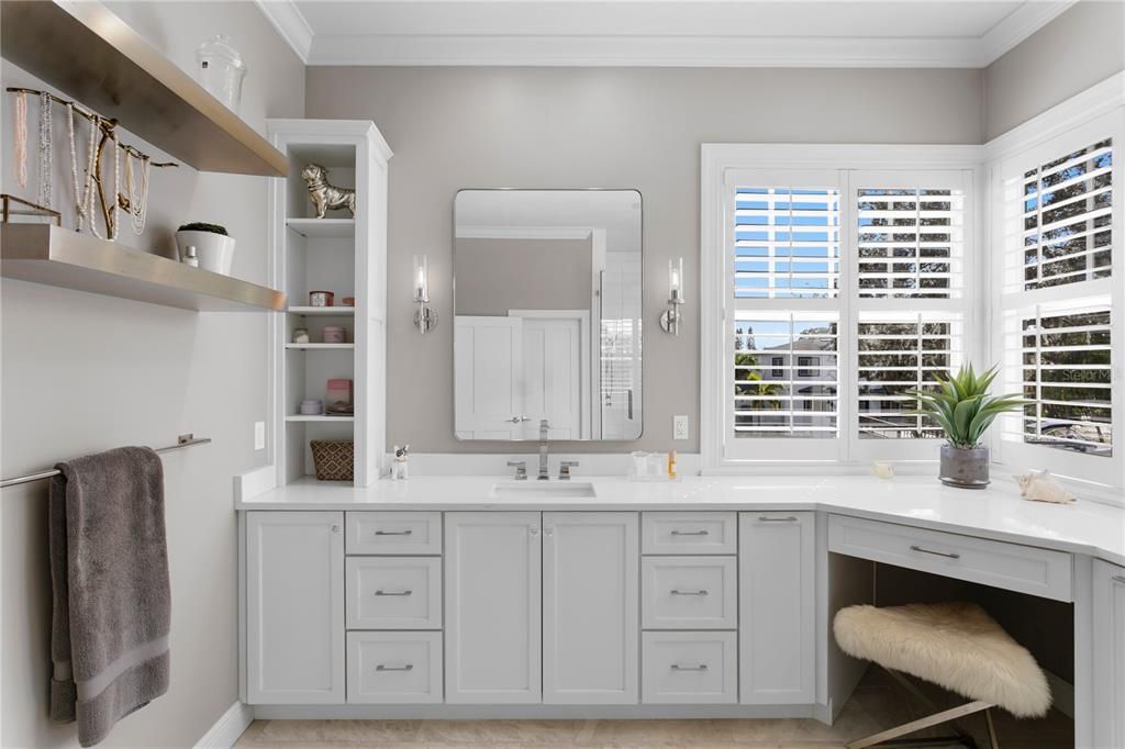 Activo con contrato: $2,350,000 (4 camas, 3 baños, 3461 Pies cuadrados)