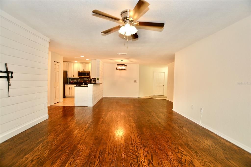 В аренду: $3,800 (3 спален, 2 ванн, 1481 Квадратных фут)