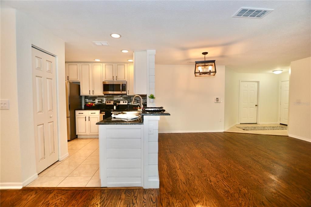 В аренду: $3,800 (3 спален, 2 ванн, 1481 Квадратных фут)