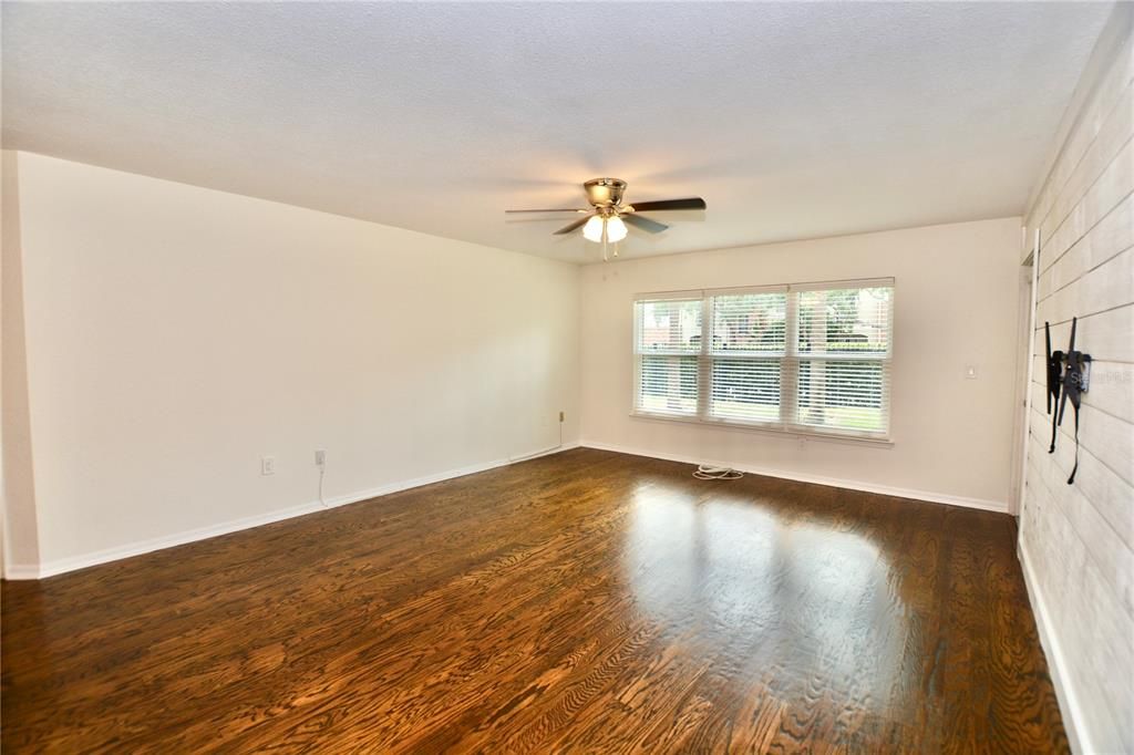 В аренду: $3,800 (3 спален, 2 ванн, 1481 Квадратных фут)