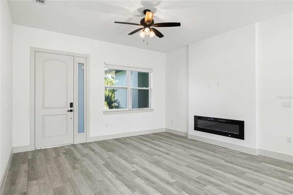 Active With Contract: $349,900 (4 beds, 2 baths, 1695 Square Feet)