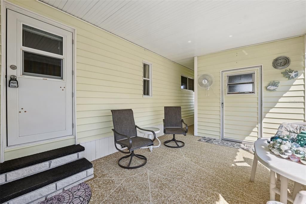 На продажу: $149,000 (2 спален, 2 ванн, 1272 Квадратных фут)