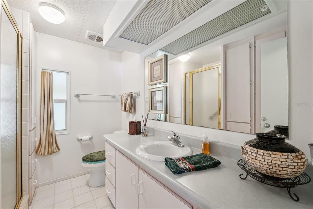 На продажу: $149,000 (2 спален, 2 ванн, 1272 Квадратных фут)