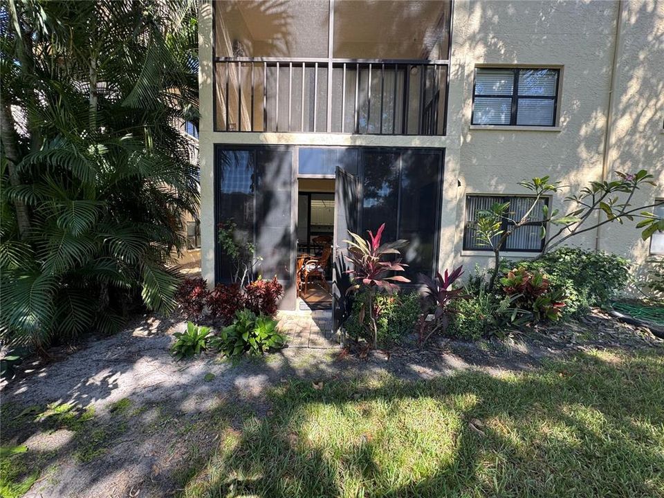 出租: $1,400 (2 贝兹, 2 浴室, 1050 平方英尺)