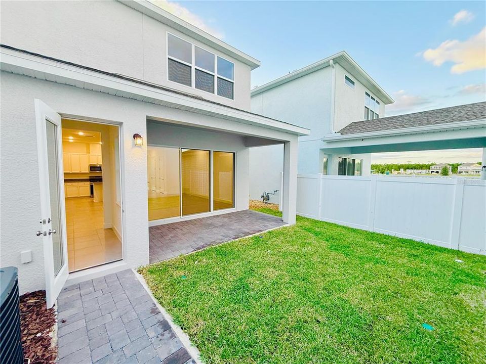 出租: $3,900 (5 贝兹, 4 浴室, 2148 平方英尺)