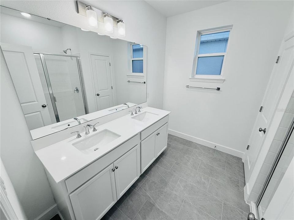 出租: $3,900 (5 贝兹, 4 浴室, 2148 平方英尺)