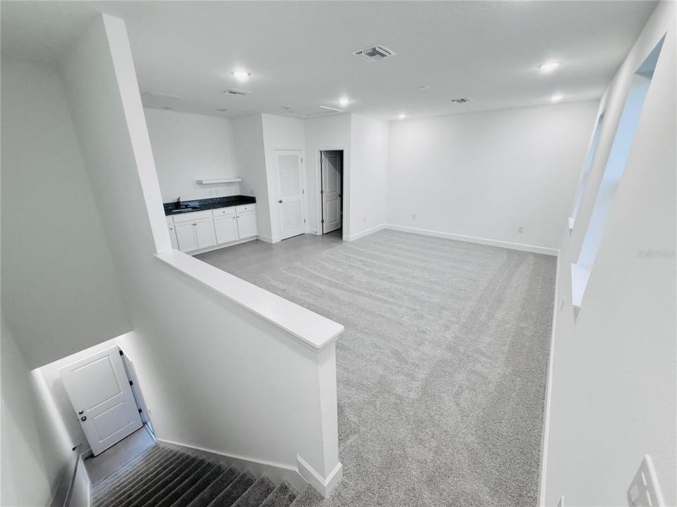 出租: $3,900 (5 贝兹, 4 浴室, 2148 平方英尺)