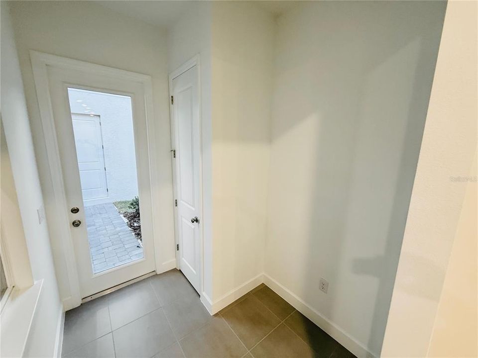 出租: $3,900 (5 贝兹, 4 浴室, 2148 平方英尺)