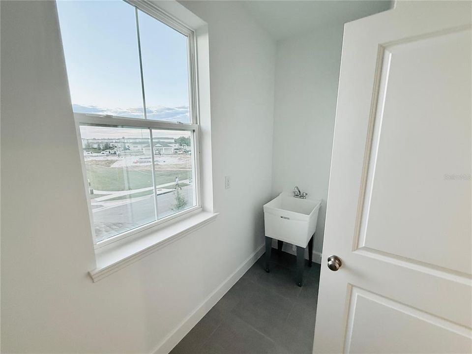 出租: $3,900 (5 贝兹, 4 浴室, 2148 平方英尺)