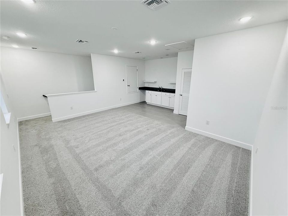 出租: $3,900 (5 贝兹, 4 浴室, 2148 平方英尺)