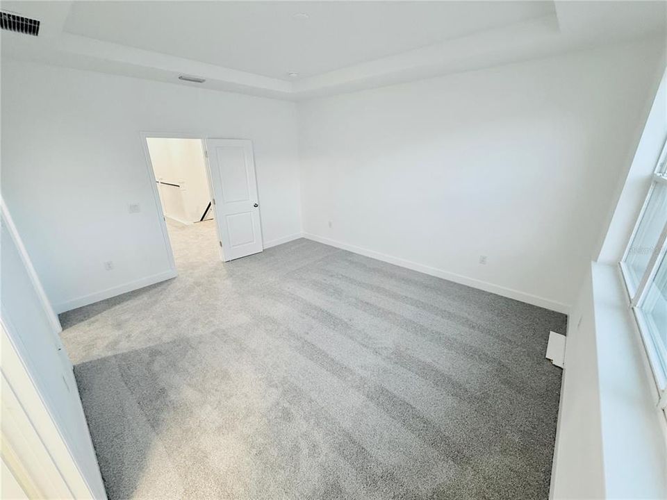 出租: $3,900 (5 贝兹, 4 浴室, 2148 平方英尺)