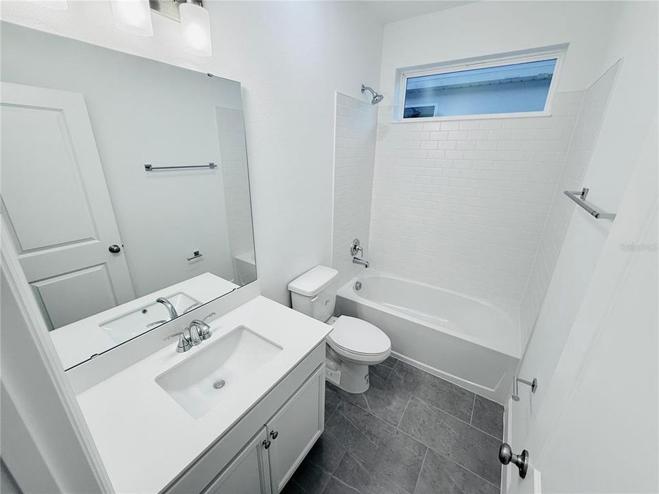 出租: $3,900 (5 贝兹, 4 浴室, 2148 平方英尺)