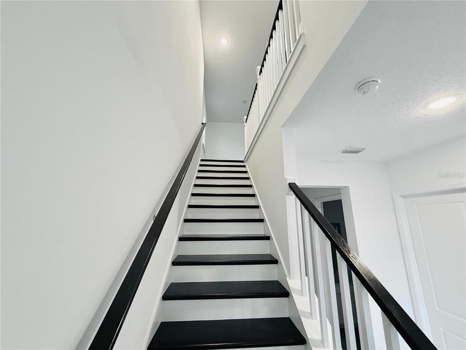 出租: $3,900 (5 贝兹, 4 浴室, 2148 平方英尺)