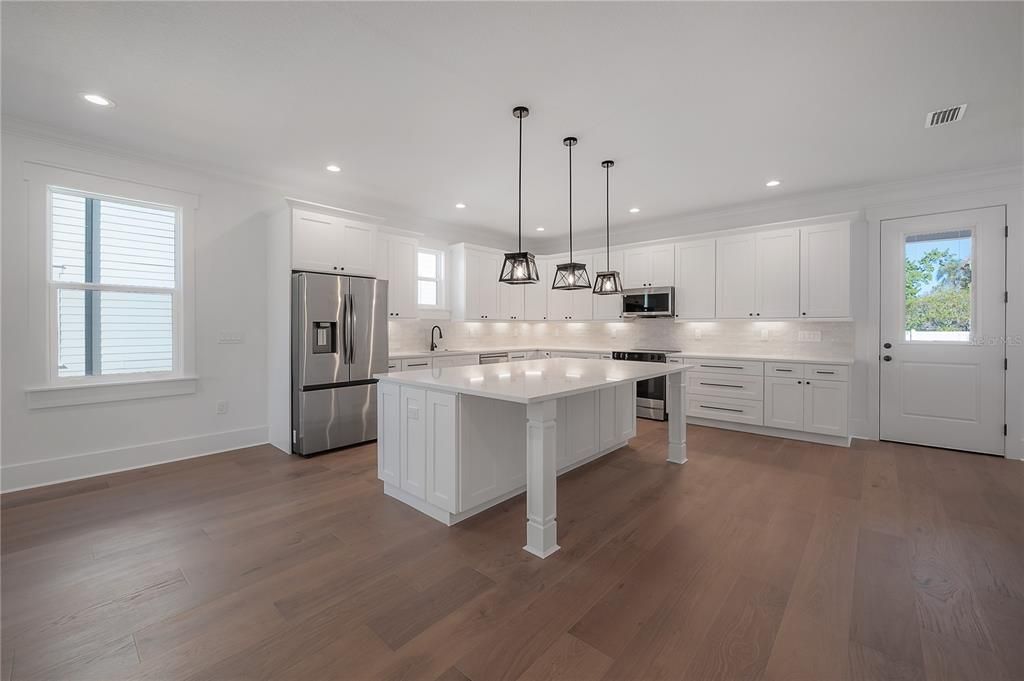 На продажу: $772,000 (3 спален, 2 ванн, 2376 Квадратных фут)