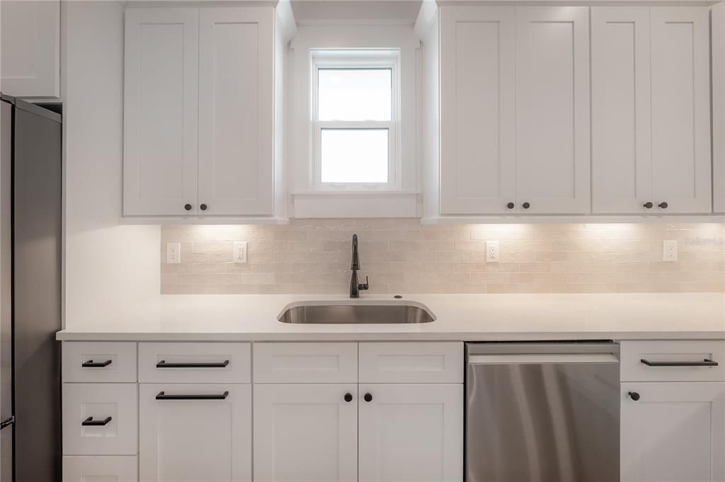 На продажу: $772,000 (3 спален, 2 ванн, 2376 Квадратных фут)