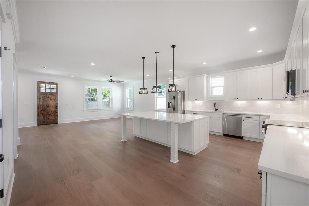 На продажу: $772,000 (3 спален, 2 ванн, 2376 Квадратных фут)