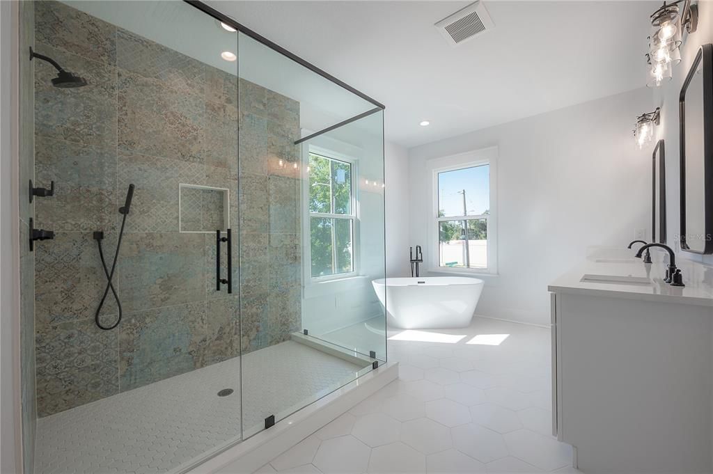 На продажу: $772,000 (3 спален, 2 ванн, 2376 Квадратных фут)