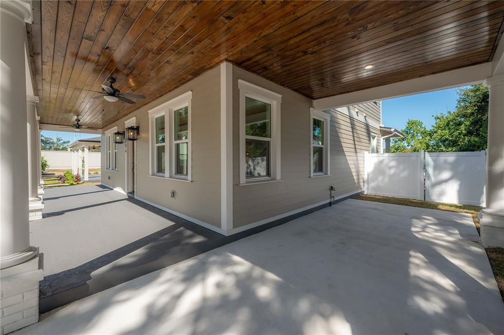 На продажу: $772,000 (3 спален, 2 ванн, 2376 Квадратных фут)