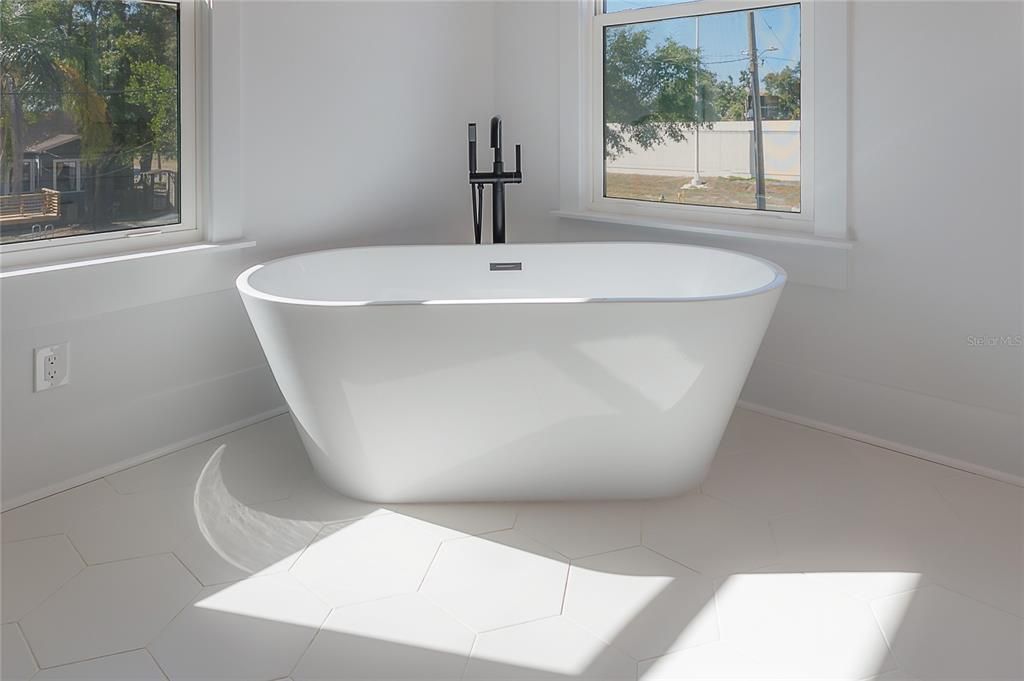 На продажу: $772,000 (3 спален, 2 ванн, 2376 Квадратных фут)