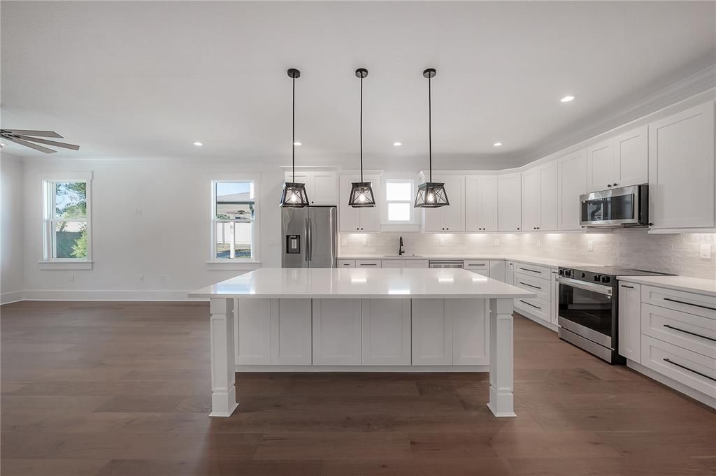 На продажу: $772,000 (3 спален, 2 ванн, 2376 Квадратных фут)