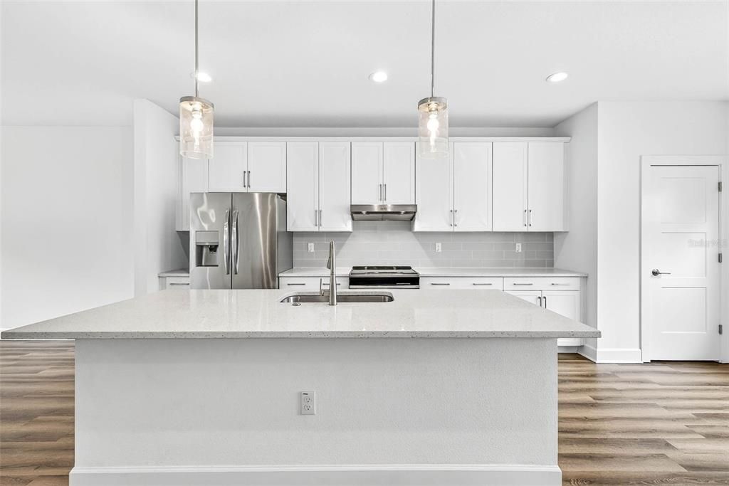 For Rent: $5,000 (3 beds, 3 baths, 1906 Square Feet)