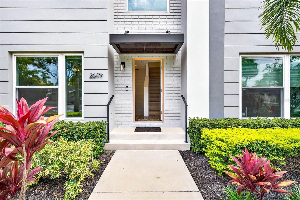 For Rent: $5,000 (3 beds, 3 baths, 1906 Square Feet)