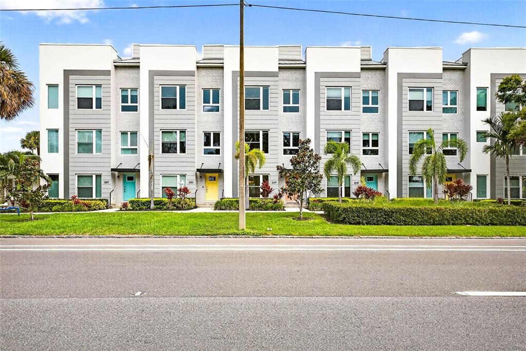 For Rent: $5,000 (3 beds, 3 baths, 1906 Square Feet)