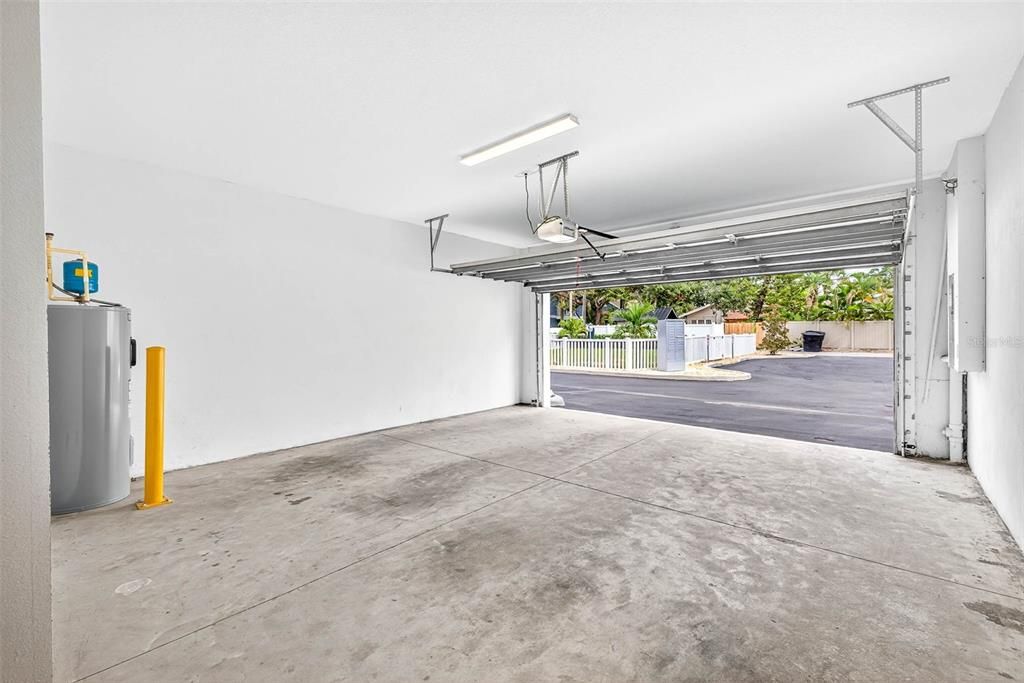 For Rent: $5,000 (3 beds, 3 baths, 1906 Square Feet)