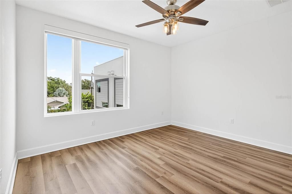 For Rent: $5,000 (3 beds, 3 baths, 1906 Square Feet)