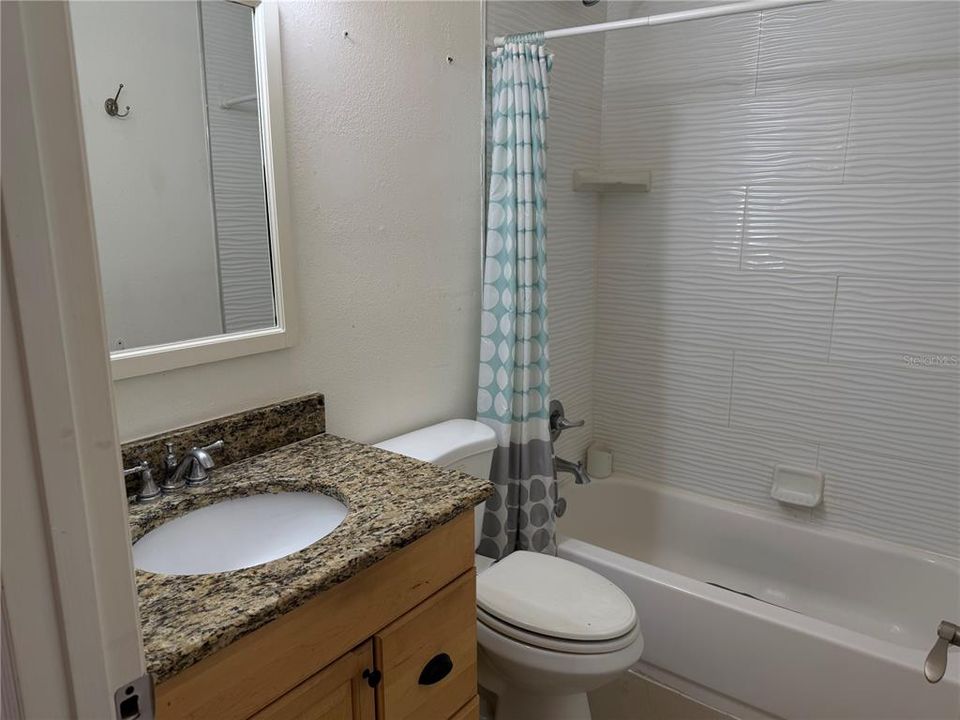 For Rent: $1,600 (2 beds, 1 baths, 758 Square Feet)