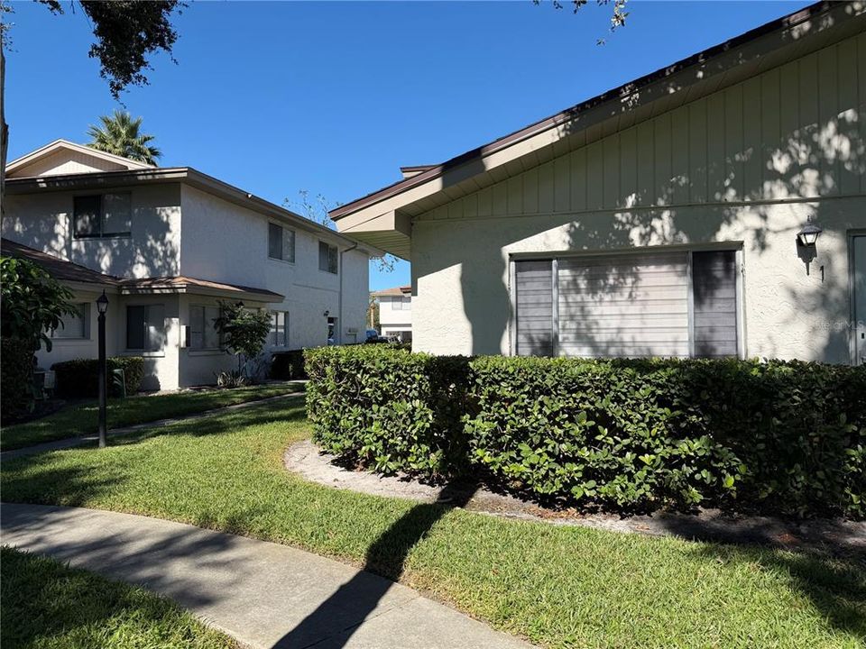 For Rent: $1,600 (2 beds, 1 baths, 758 Square Feet)