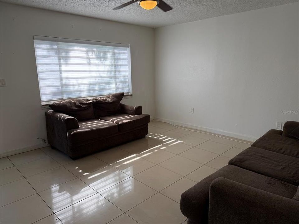 For Rent: $1,600 (2 beds, 1 baths, 758 Square Feet)