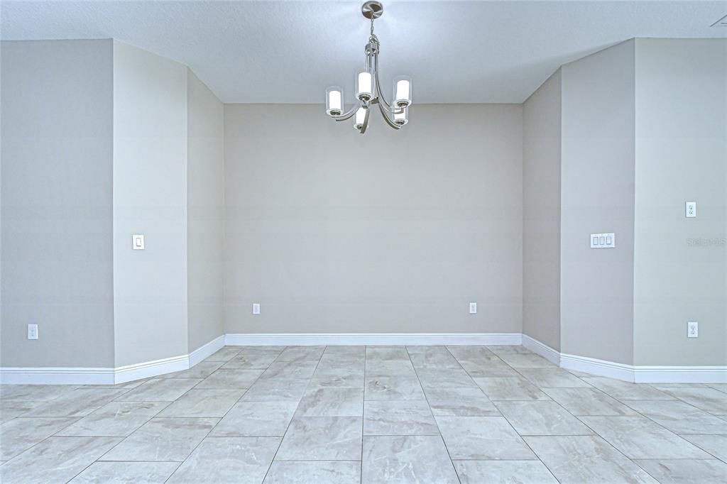 На продажу: $369,000 (2 спален, 2 ванн, 1525 Квадратных фут)