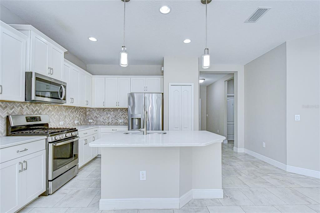 На продажу: $369,000 (2 спален, 2 ванн, 1525 Квадратных фут)