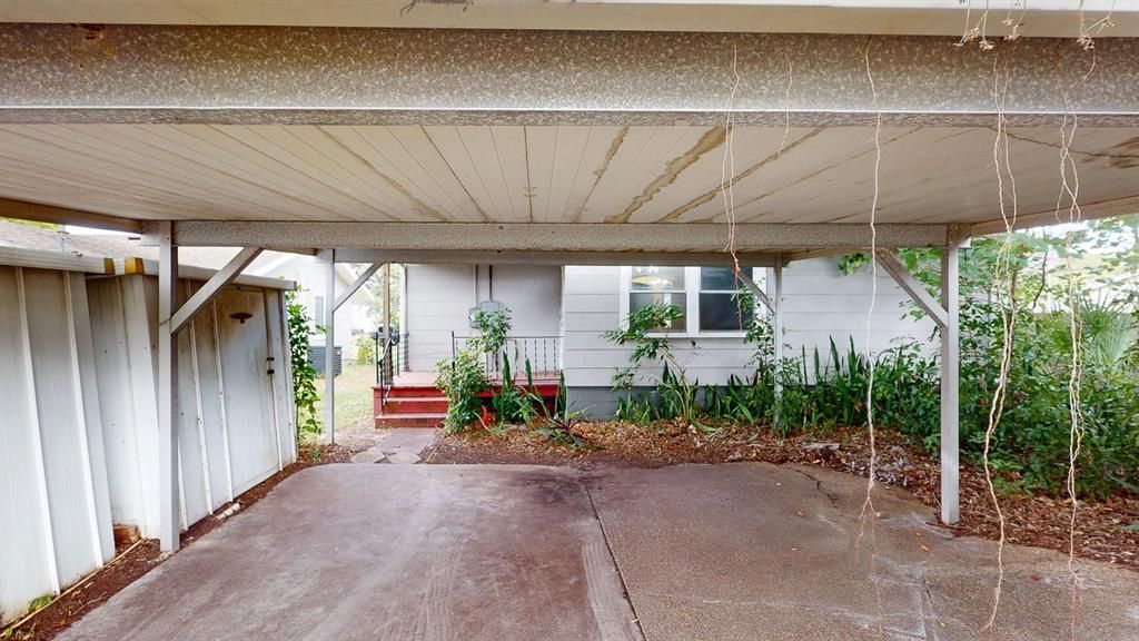 Active With Contract: $300,000 (2 beds, 1 baths, 1120 Square Feet)