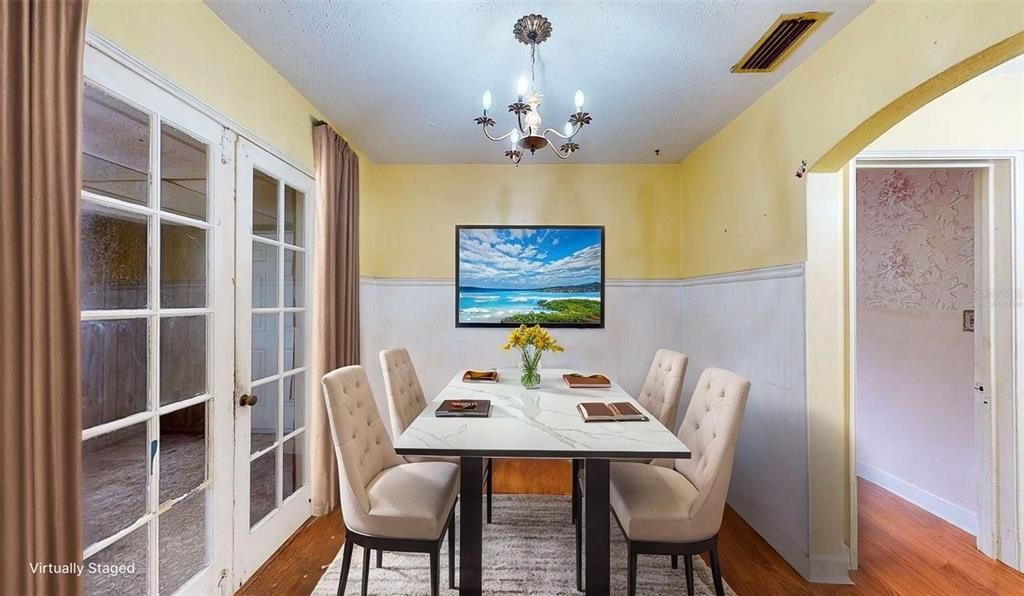 Active With Contract: $300,000 (2 beds, 1 baths, 1120 Square Feet)