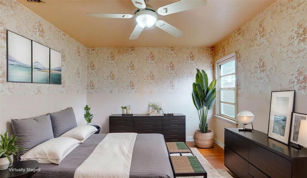 Active With Contract: $300,000 (2 beds, 1 baths, 1120 Square Feet)