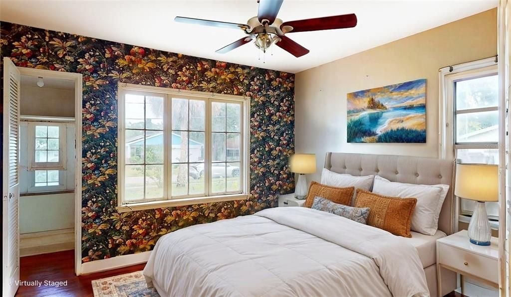 Active With Contract: $300,000 (2 beds, 1 baths, 1120 Square Feet)