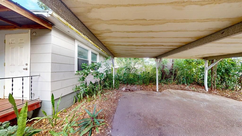 Active With Contract: $300,000 (2 beds, 1 baths, 1120 Square Feet)