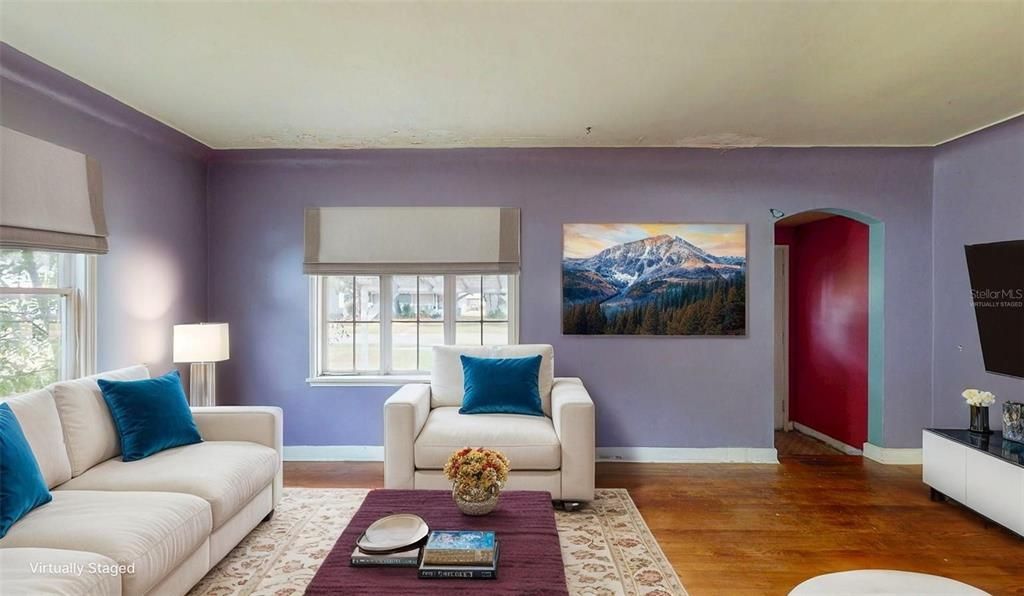 Active With Contract: $300,000 (2 beds, 1 baths, 1120 Square Feet)